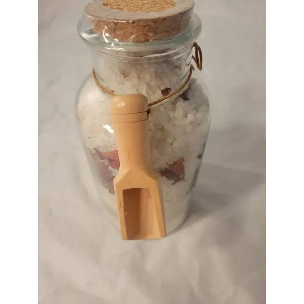 Rae Dunn Wild Rose Scented Bath Salts w Rose Petals‎ 